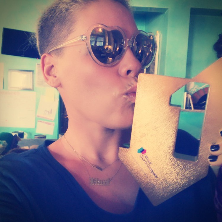 P!nk with her Official Number 1 Album Award from the Official Charts Company for Beautiful Trauma [credit: OfficialCharts.com]